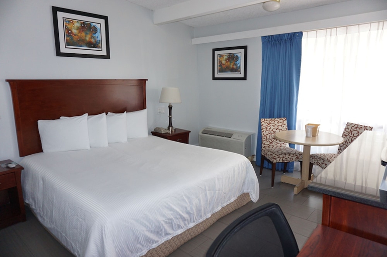 Bedroom 3, Hollywood Gateway Inn, Broward