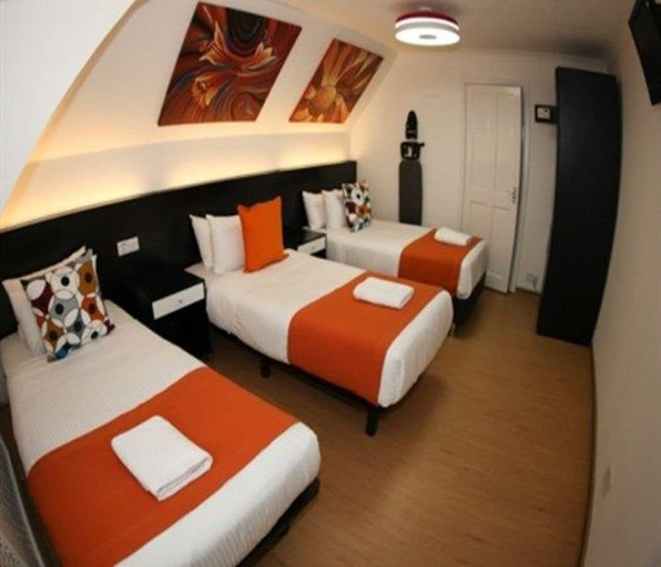Bedroom 4, Heathrow Inn, London