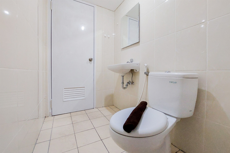 Bathroom 3, Nice And Comfort 2Br Apartment At 30Th Floor M-Town Residence, Tangerang