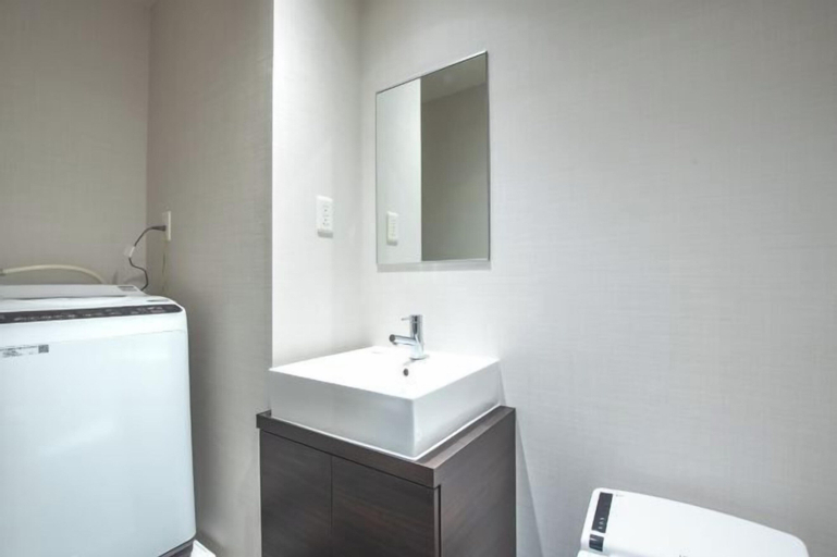 Bathroom 7