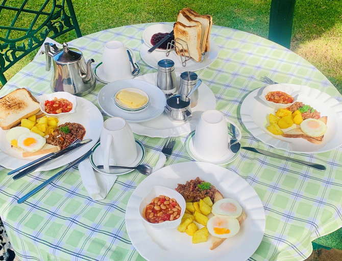 Food & Drinks 5, Pinetree Inn Hotel, Nyanga