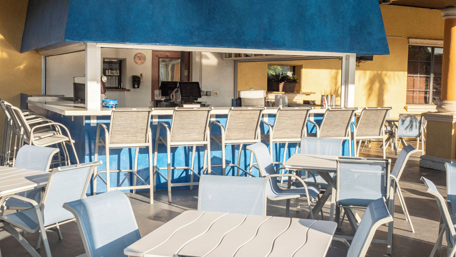 Food & Drinks 5, Sunset Chic at Paradise Palms, Osceola