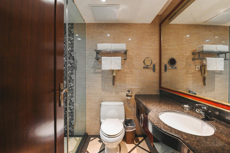 Bathroom 4, Royal Plaza Hotel Guangzhou, Guangzhou