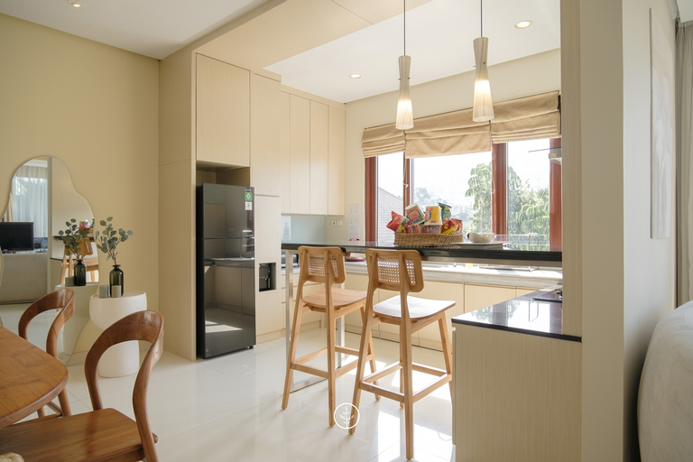 Dining Room 7