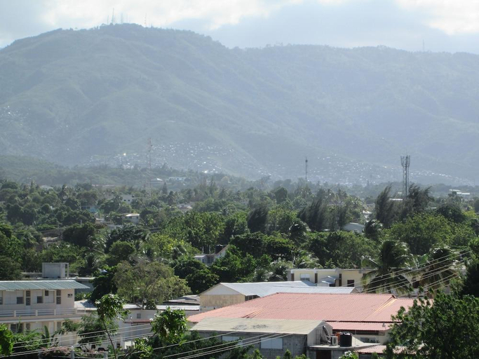 Others 2, Seven Stars Hotel, Port-au-Prince