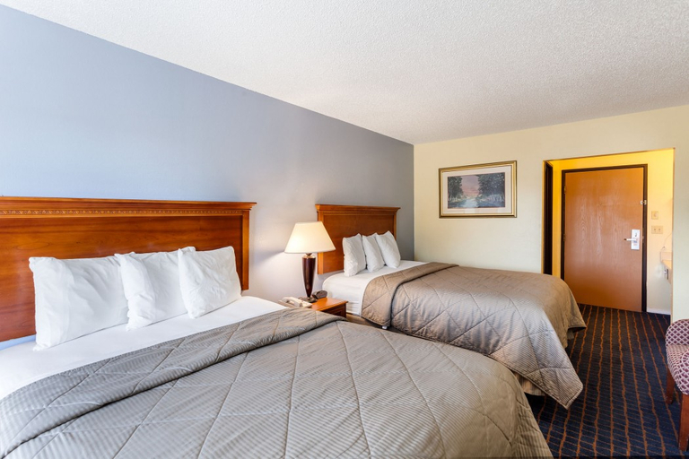 Bedroom 2, Dragonfly Inn & Suites, Adams