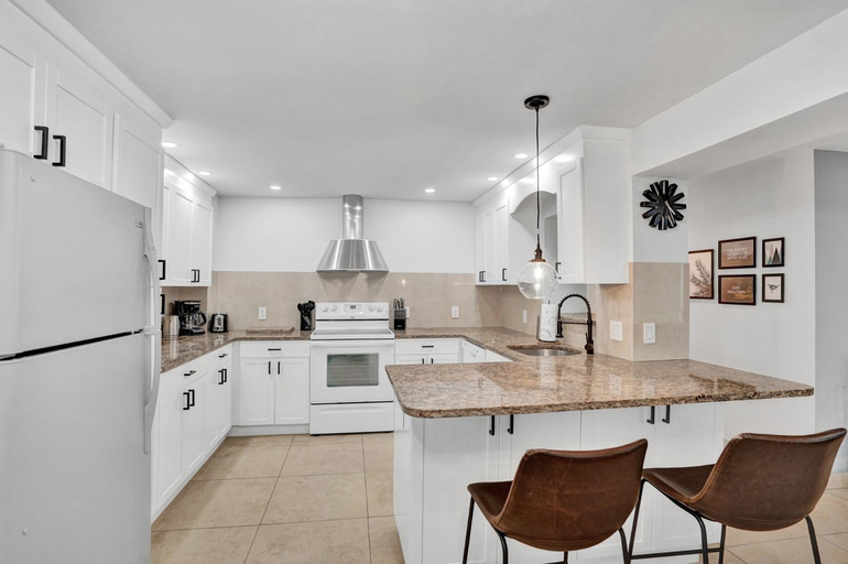 Others 5, Bright Beachside Getaway, Broward