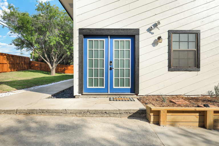 Exterior & Views, Longhorn Landing, Comal