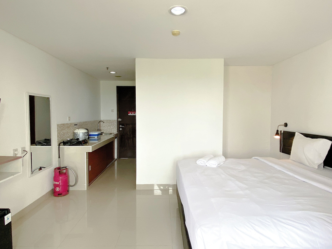 Bedroom 3, Comfy Studio With Twin Bed At Enviro Apartment, Cikarang