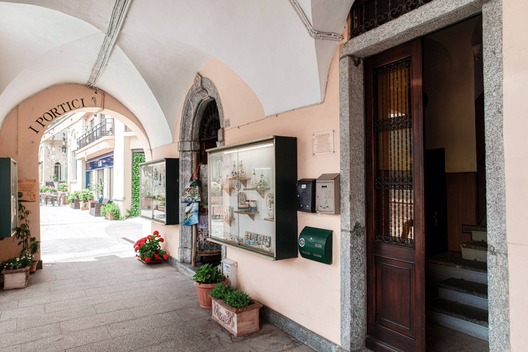 Exterior & Views, I Portici di palazzo Brentano, Como