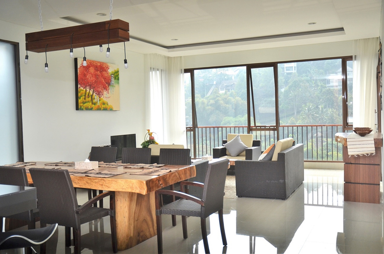 Dining Room 16
