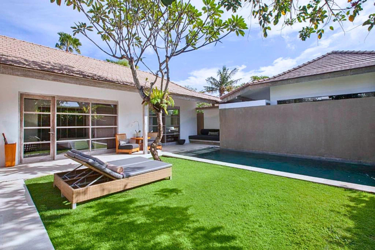 Beautifull 1 BR Executive Private Pool Villa #YN8, Badung