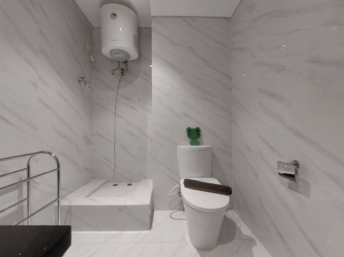 Bathroom 4, Modern Look And Cozy 1Br Branz Bsd City Apartment, Tangerang Selatan