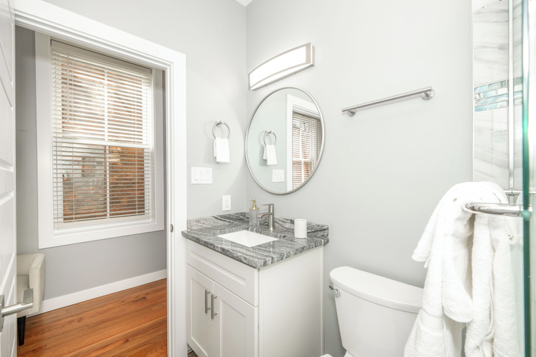 Bathroom 3, Findlay Market Suite 4, Hamilton