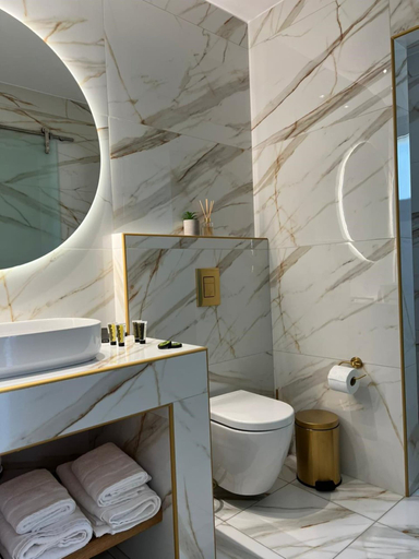 Bathroom 5, Four Seasons Villas, Thessaly