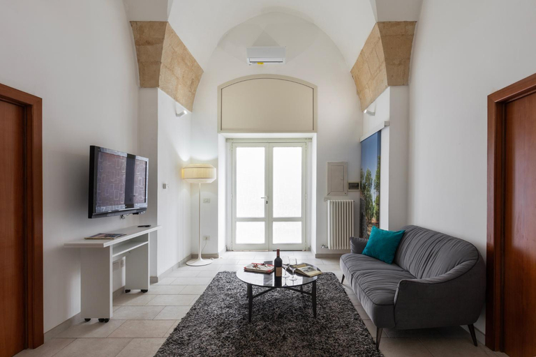 Facilities 4, La Casa nel Vico, Lecce