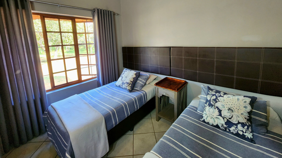 Bedroom 3, Buyskop Lodge, Waterberg