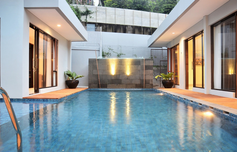Swimming Pool 18