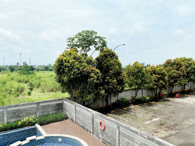 Others 4, Comfy Studio With Twin Bed At Enviro Apartment, Cikarang