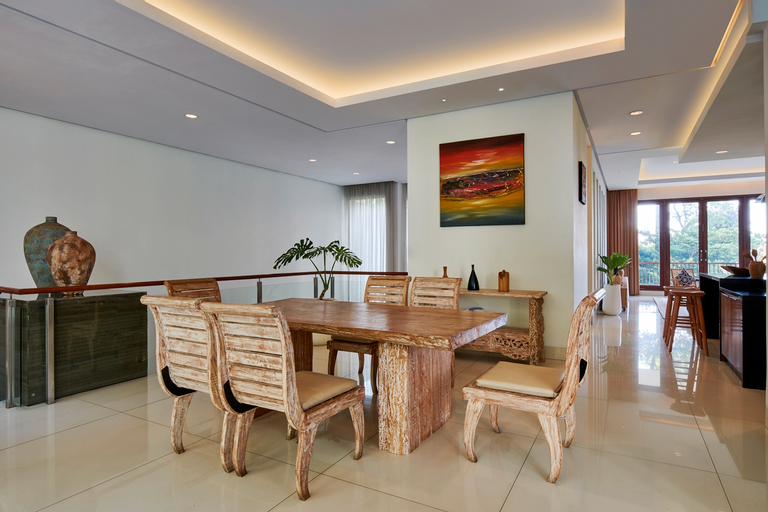 Dining Room 12