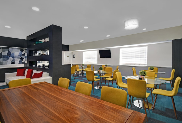 Food & Drinks 4, Studio6 Houston, TX - Westchase, Houston