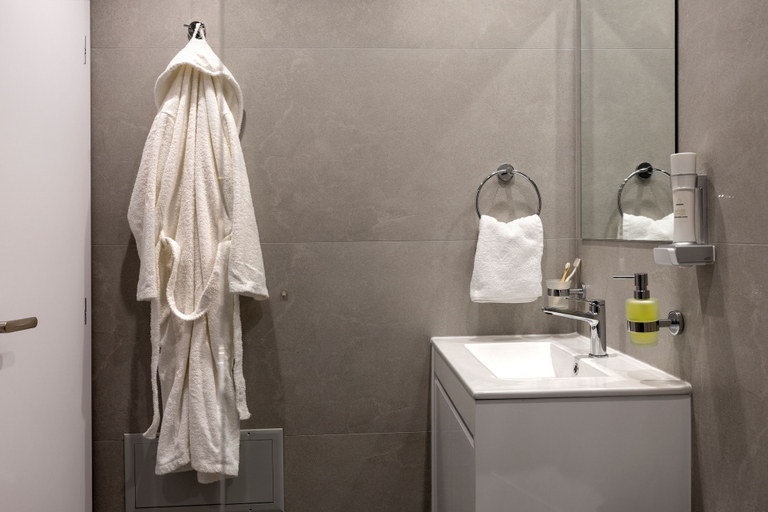 Bathroom 5, Hestia - Asklipiou 9, Attica