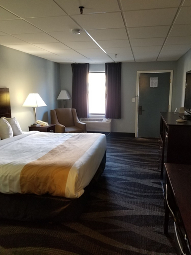 Bedroom 3, Quality Inn Downtown Helen, White