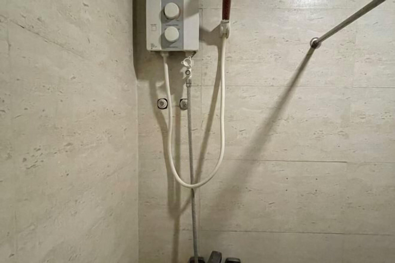 Bathroom 10
