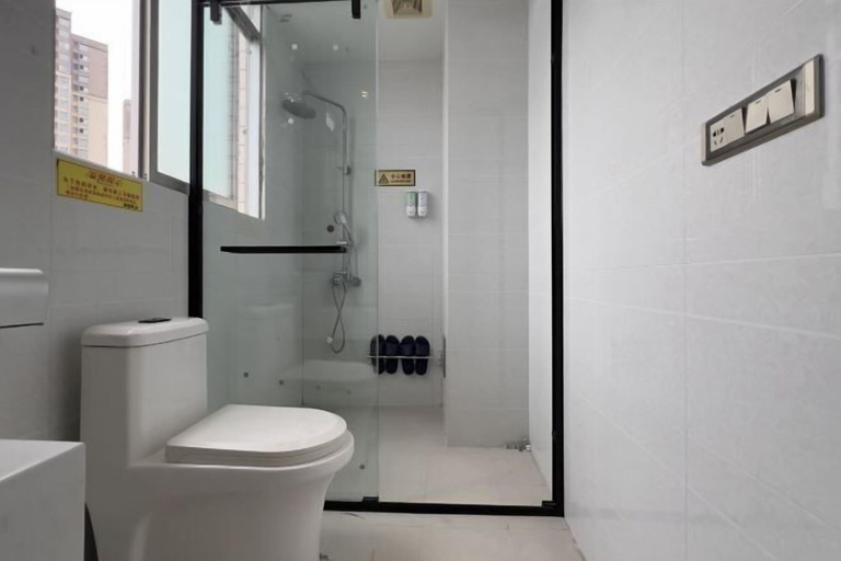 Bathroom 3, afuerliansuozheyujiudian, Chongqing