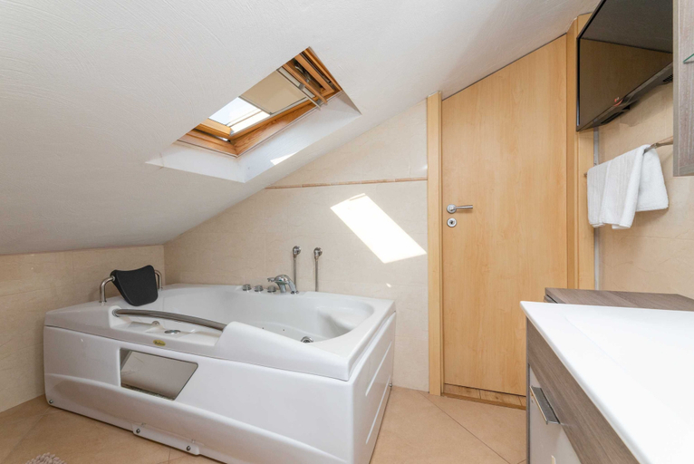 Bathroom 3, Villa Anabella, Supetar