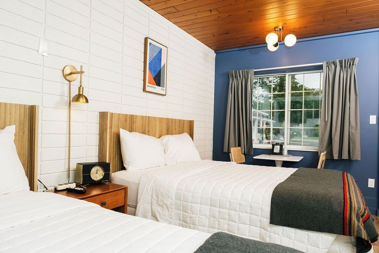 Bedroom 5, The Sierra Motel, Grand Traverse