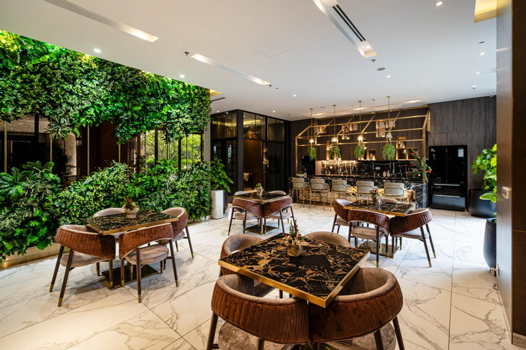 Food & Drinks, Luxury Apartment with Saigon River View - Zenity, District 1