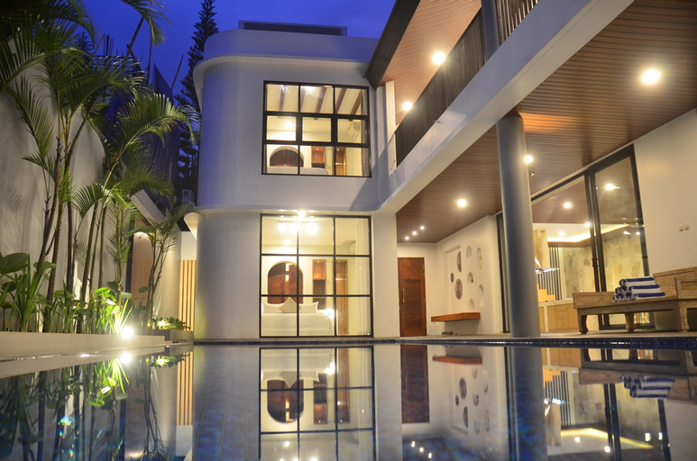 Swimming Pool 22