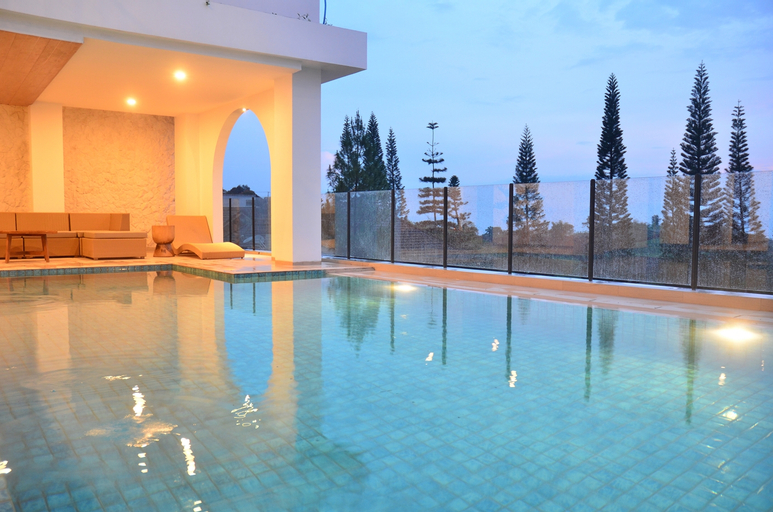 Swimming Pool 18