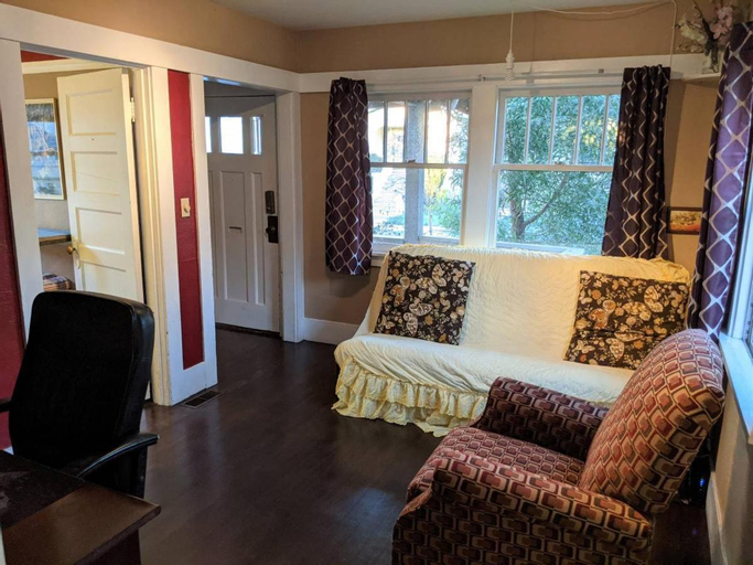 Others 5, Relax in unpretentious peaceful and authentic house with public transportation cafes and U of Berkel, Alameda