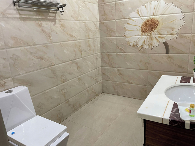 Bathroom 5, Hotel Mansarover Paradise, Moradabad