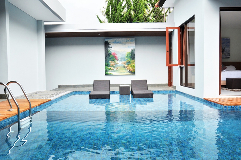 Swimming Pool 28