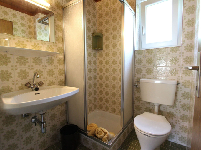 Bathroom 4, Chalet in Maria Alm Near Hochkonig Ski Lift, Zell am See
