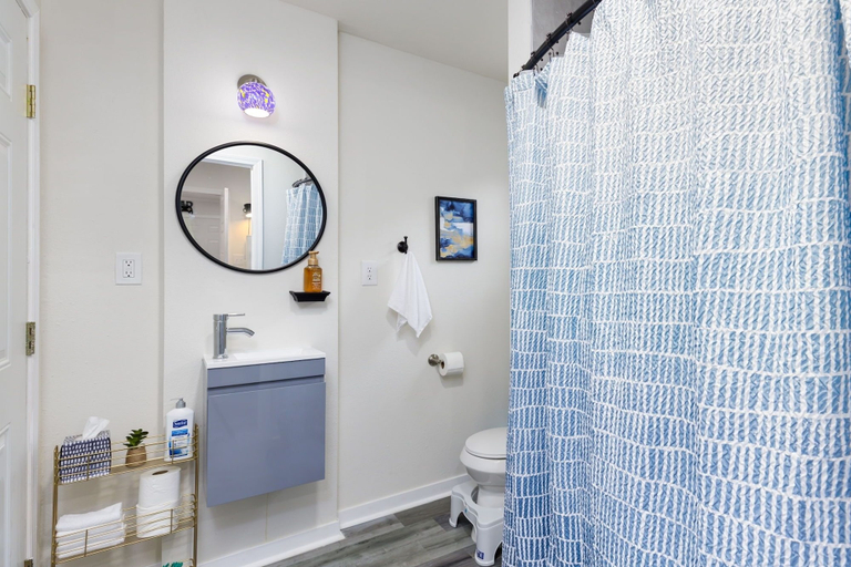 Bathroom 3, Grand Chalet Getaway, Comal