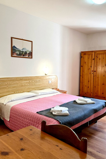Bedroom 3, Albergo Varone, Trento