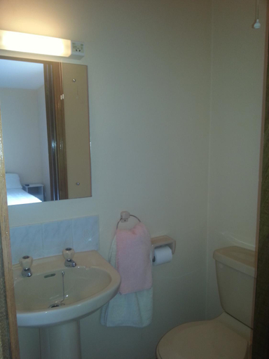 Bathroom 2, Aran View - Radharc Arainn B&B