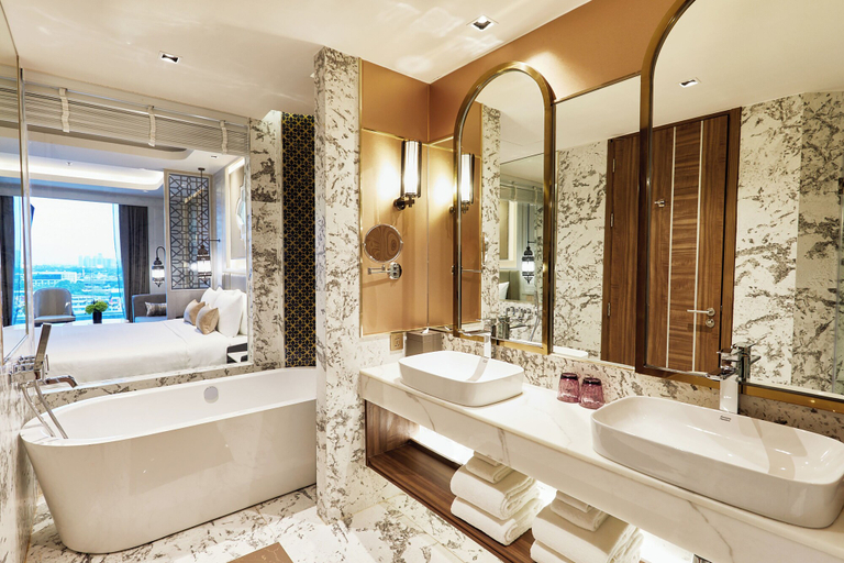 Bathroom 5, Valia Bangkok Sukhumvit 24 by Kingston Hotels, Khlong Toey