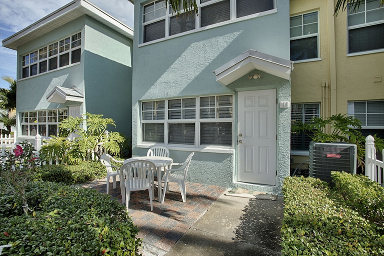 Exterior & Views 1, Barefoot Beach Resort, Pinellas