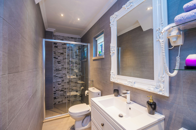 Bathroom 4, Villa Nives, Ston