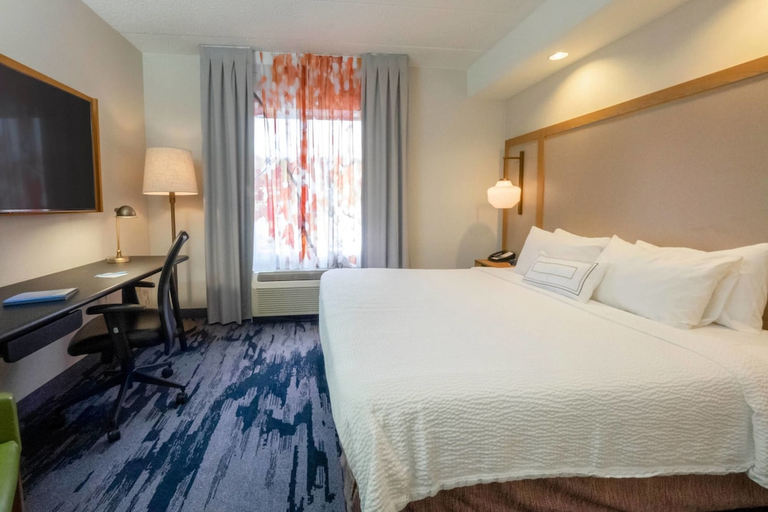 Bedroom 2, Fairfield Inn Suites Hazleton, Luzerne