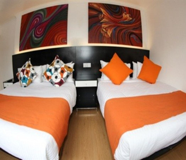 Bedroom 3, Heathrow Inn, London