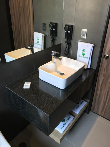 Bathroom 3, Hotel Conde Alameda CDMX, Mexico City