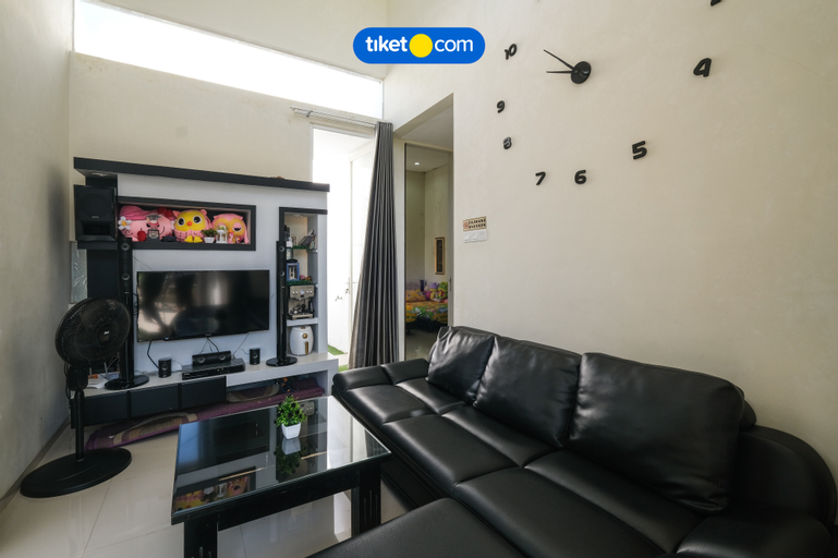 Bedroom 2, The OZ HE-01, Villa Omah Dalem with Mountain View, Malang
