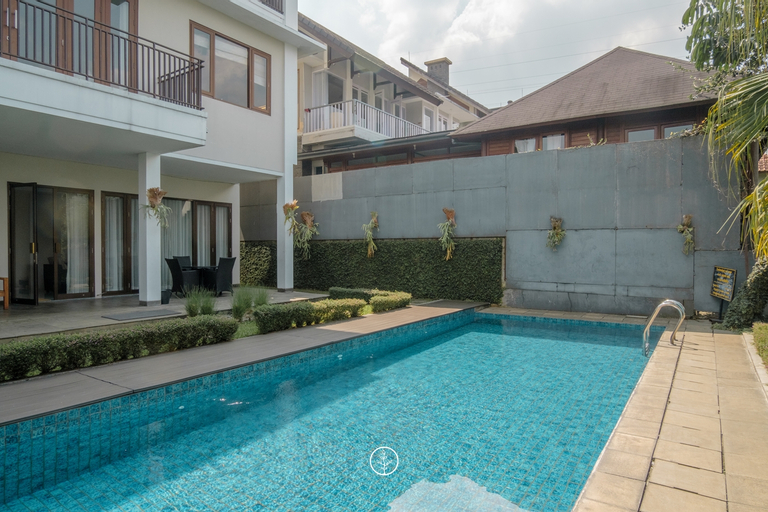 Swimming Pool 26