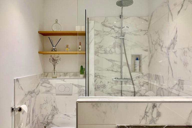 Bathroom 3, Home Chic Home Les Suites de La Comédie, Hérault
